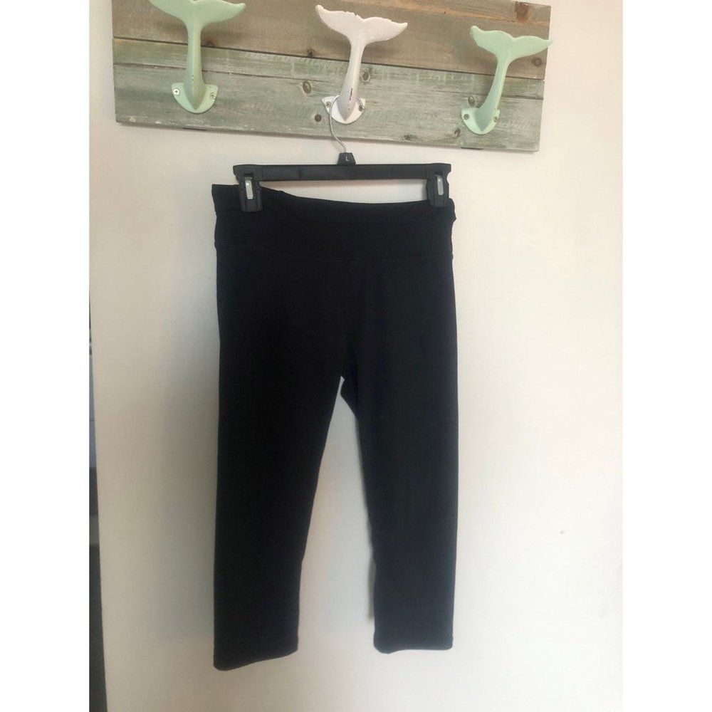 Fabletics black small s capri leggings